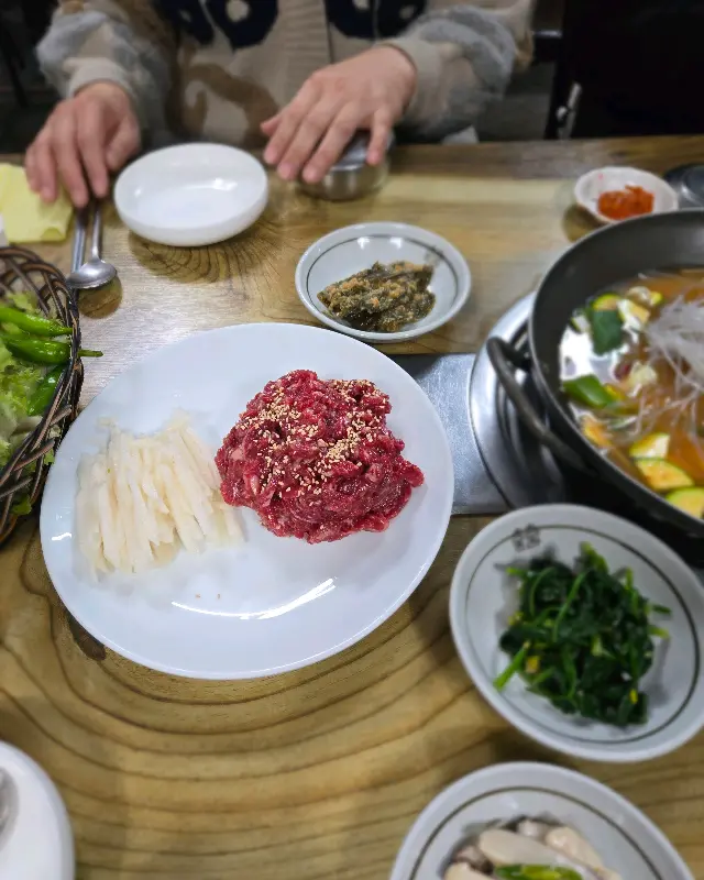 된장 샤브샤브와 육회