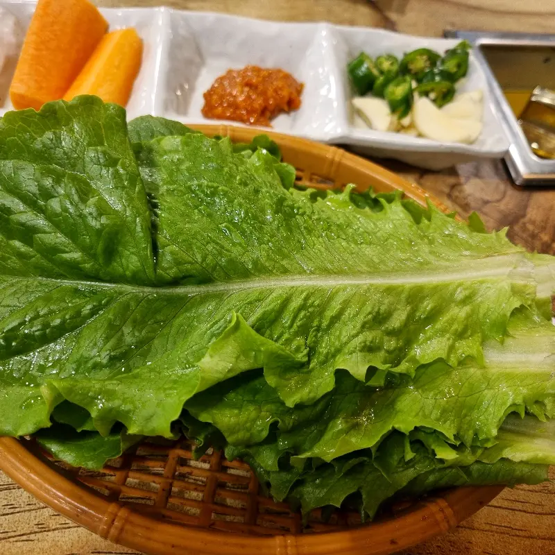 신선한 쌈 채소의 모습