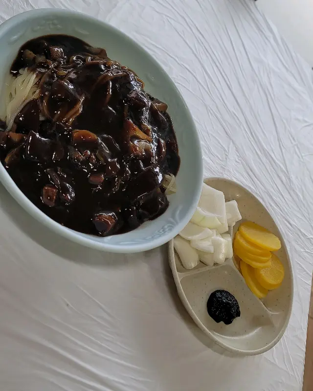 짜장면 한 그릇