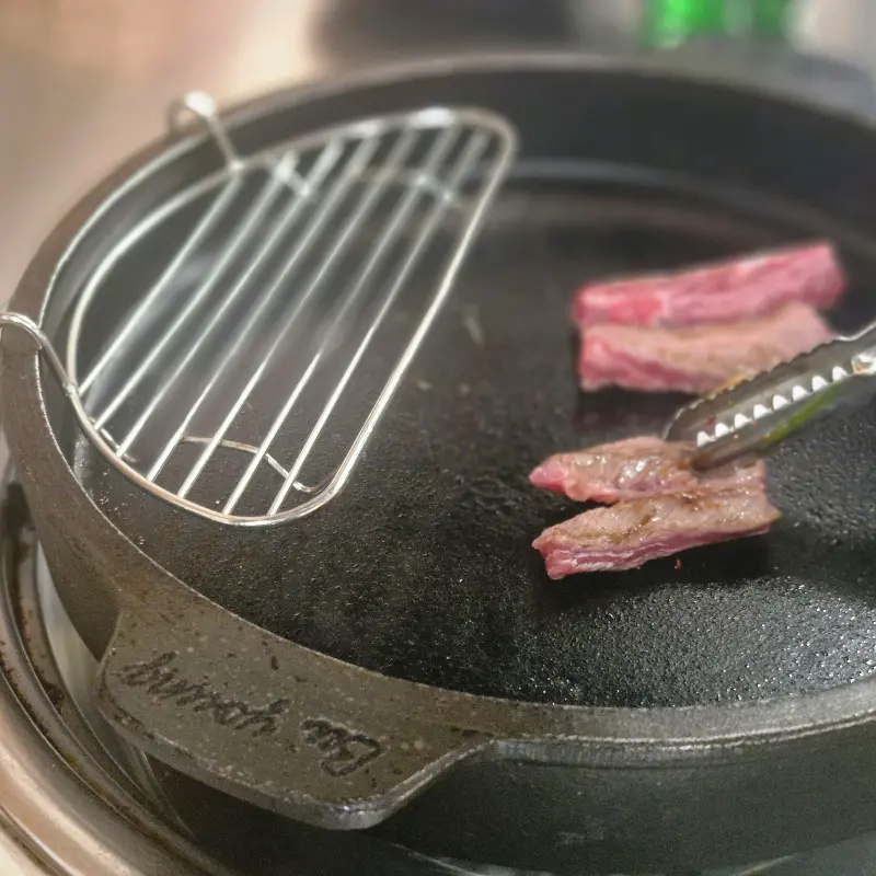 맛있게 구워지는 고기