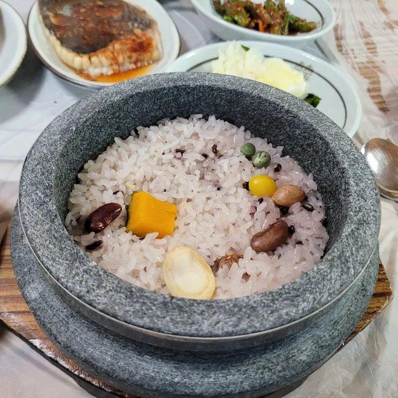 영양 돌솥밥 클로즈업