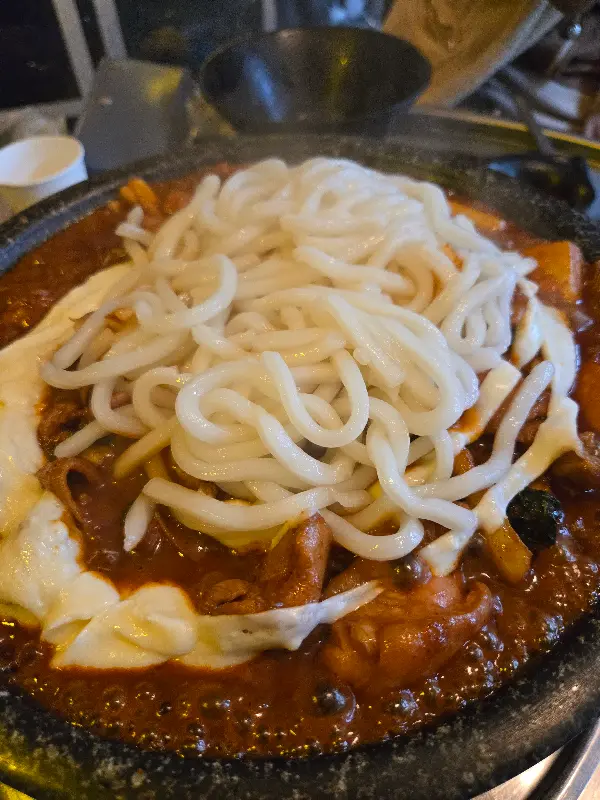 돌판닭갈비 우동사리