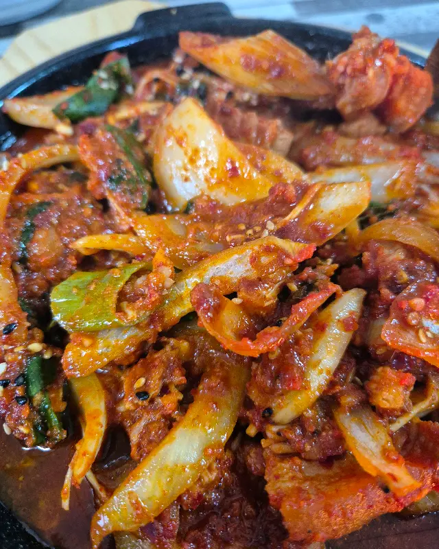 젓가락을 멈출 수 없는 볶음 짜글이