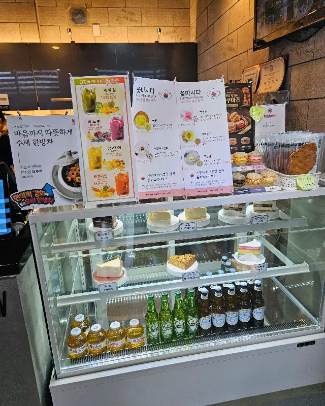 카페 포뷰의 다양한 디저트 메뉴