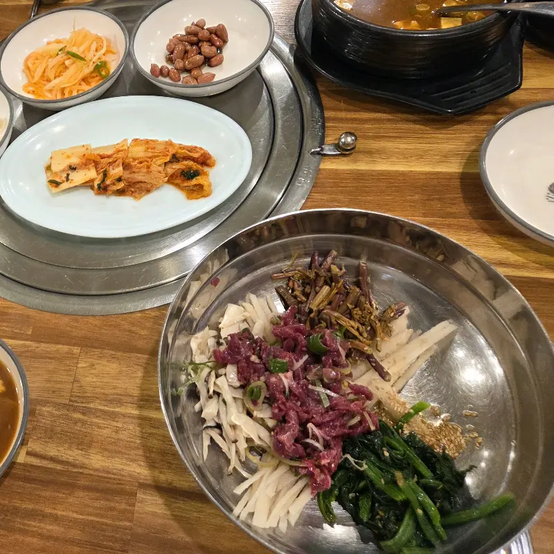 푸짐한 육회 포장