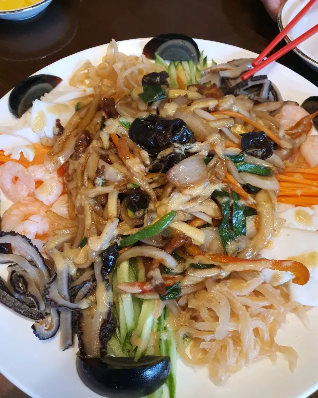 화려한 비주얼의 양장피