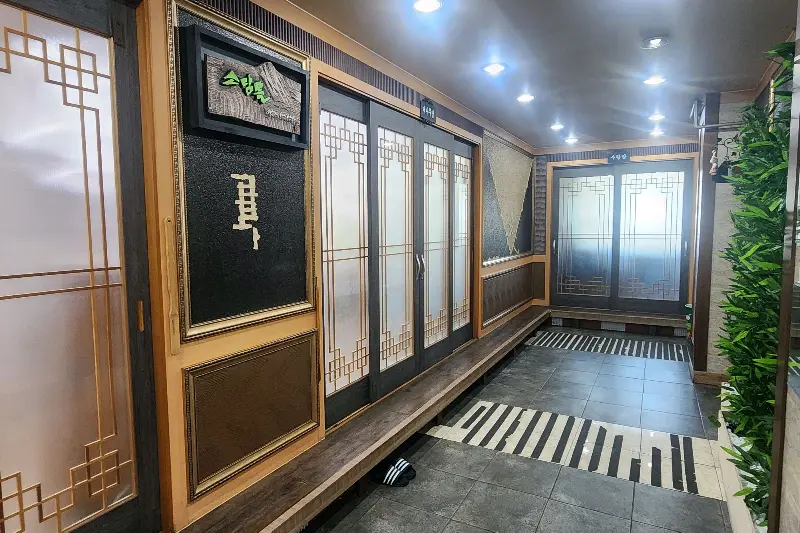 동아생크 내부 복도