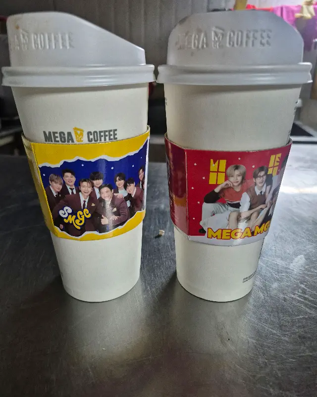 메가커피 컵 디자인