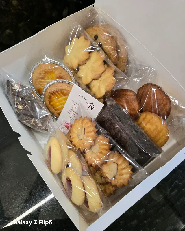 따뜻한 분위기의 카페