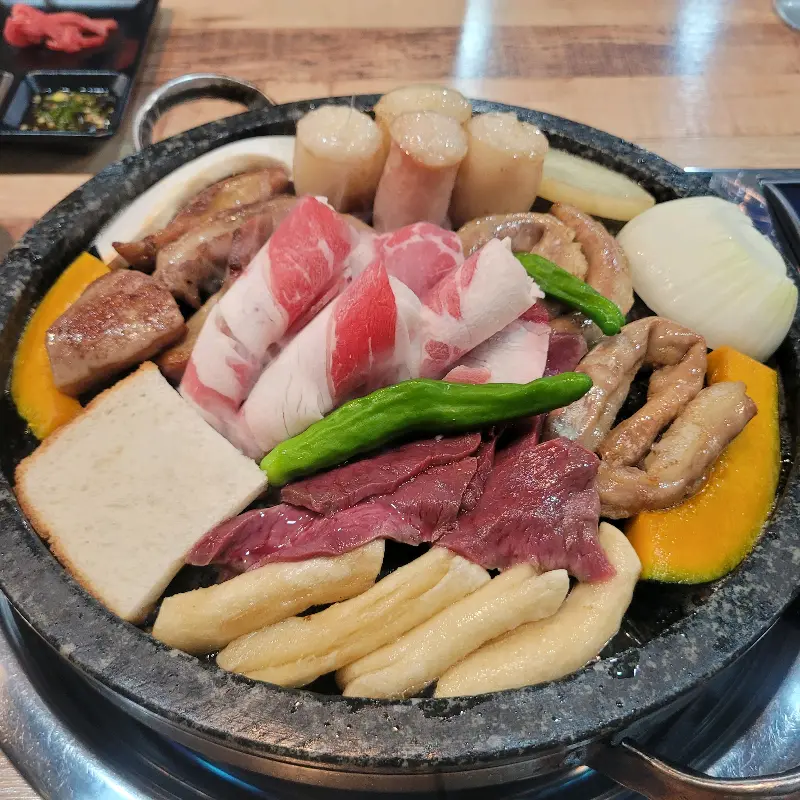 다 구워진 곱창 모듬