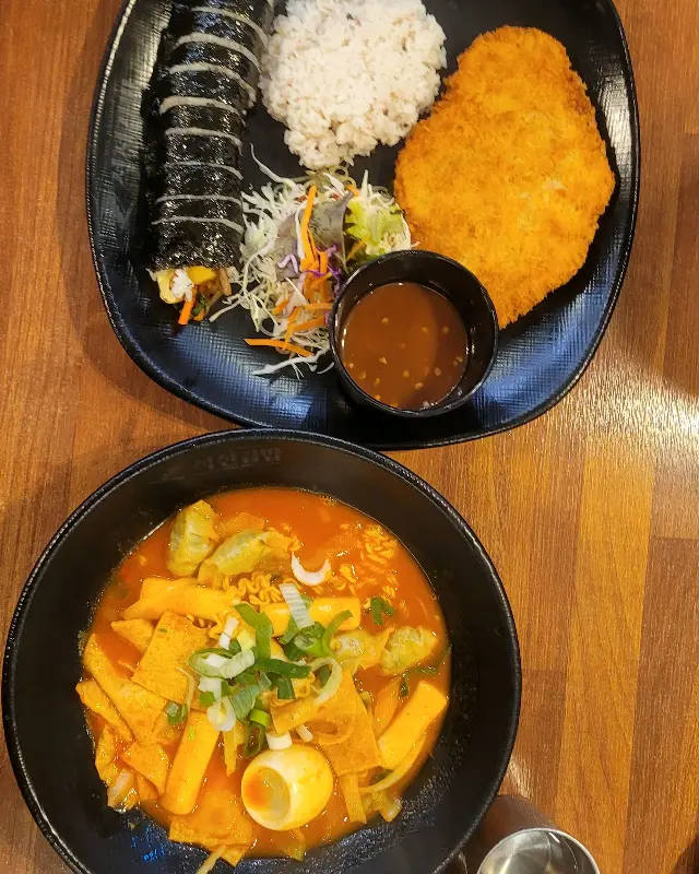 김밥과 떡볶이