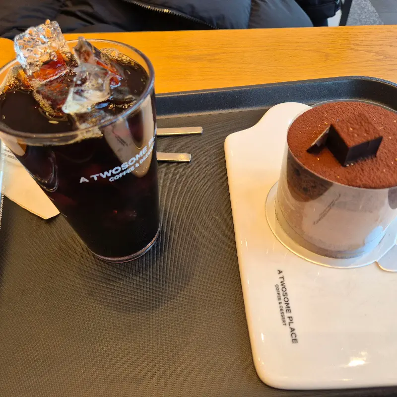 투썸의 음료와 케이크