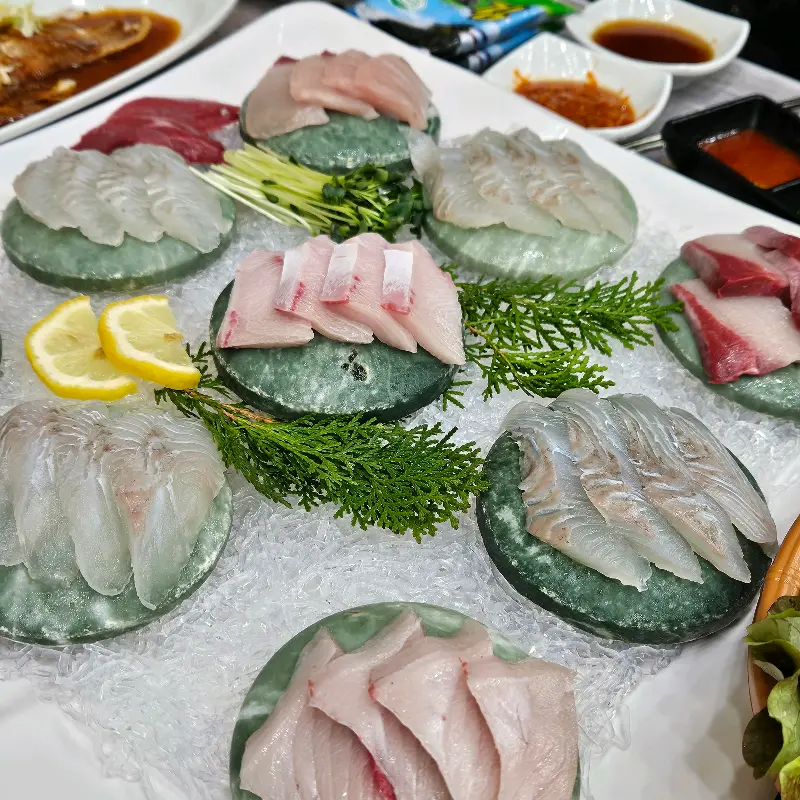 모듬회 한상차림