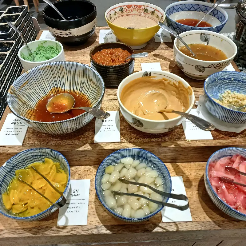 다양한 소스 코너