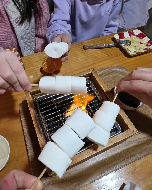 미니 화로에 구워 먹는 당고