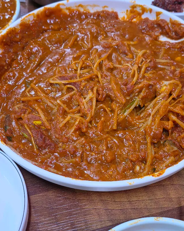 매콤한 양념이 인상적인 아귀찜