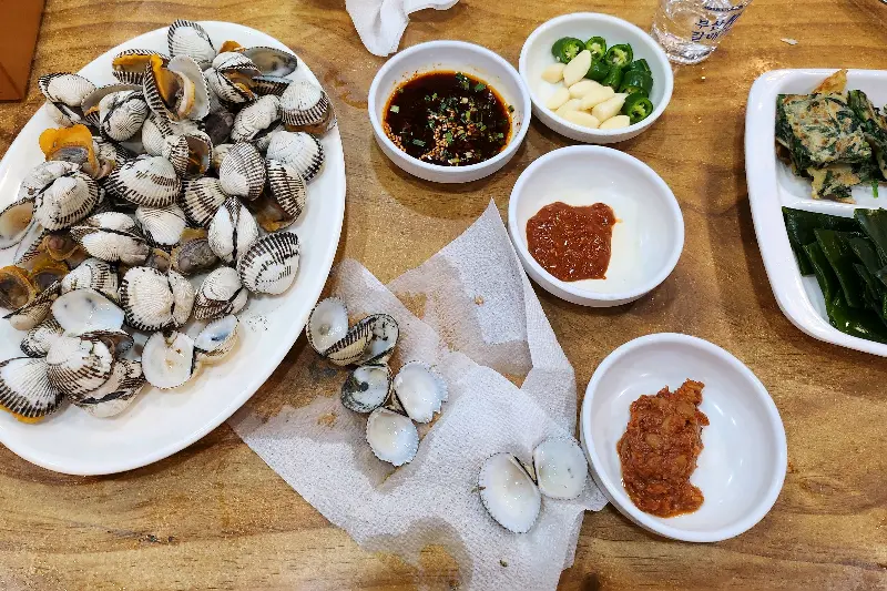 푸짐한 꼬막 한 상