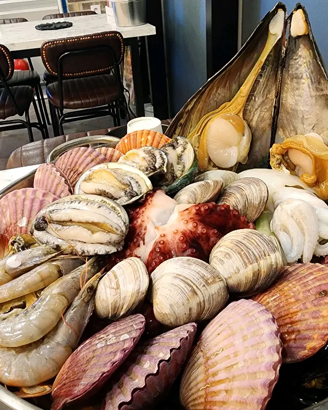 싱싱한 해산물 모듬