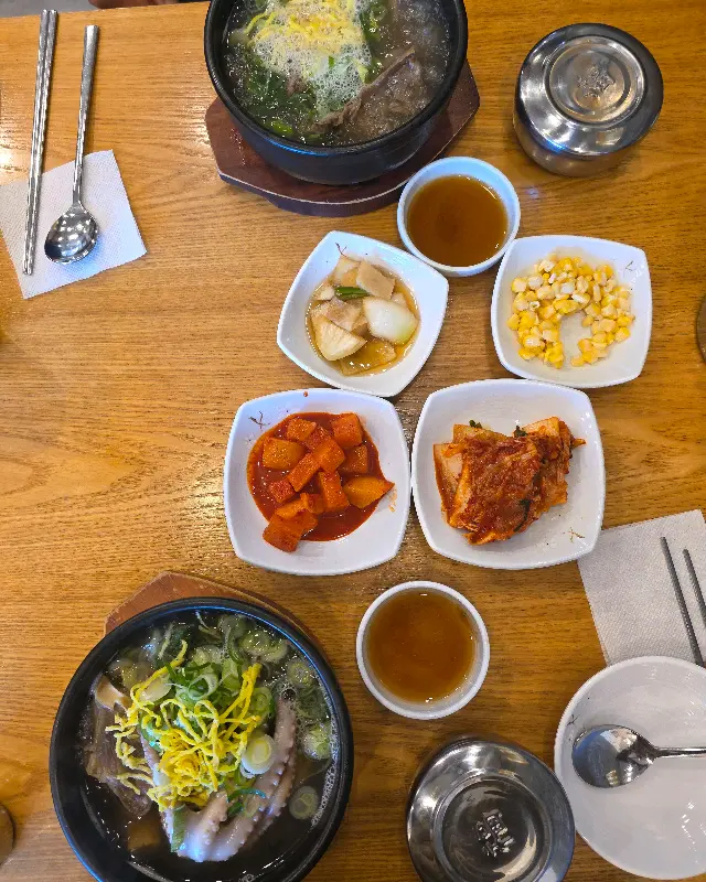 깔끔한 매장 내부