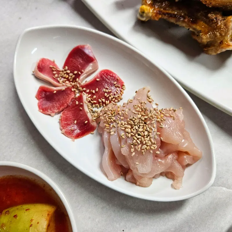 닭 육회와 닭똥집