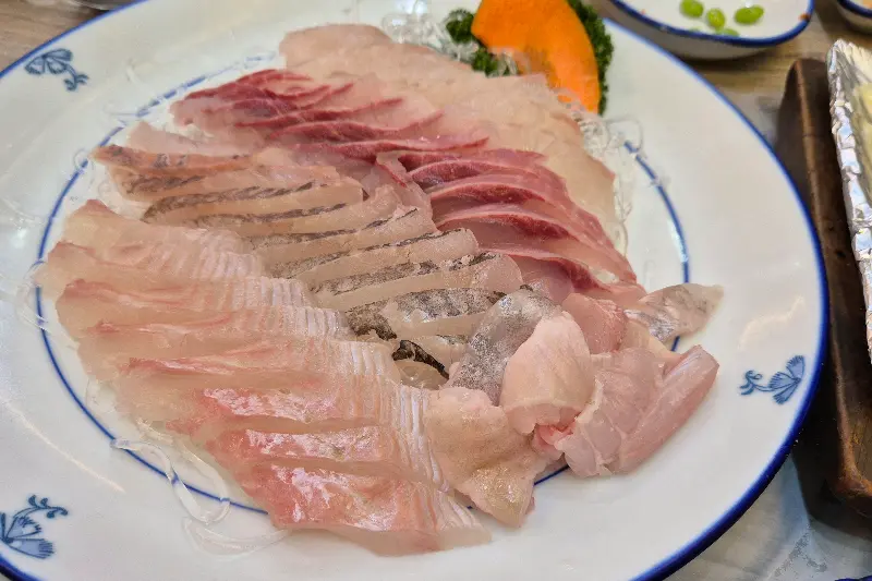 윤기가 흐르는 모듬회