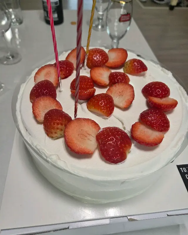 토텐케이크의 딸기 생크림 케이크