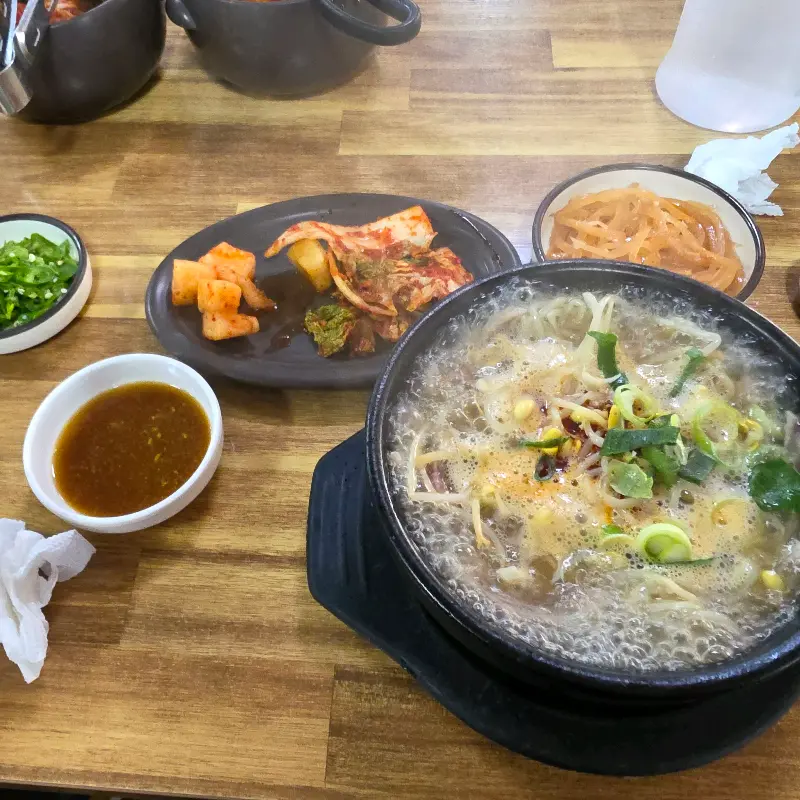 해장국과 반찬