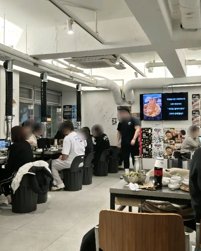 넓고 쾌적한 매장 내부