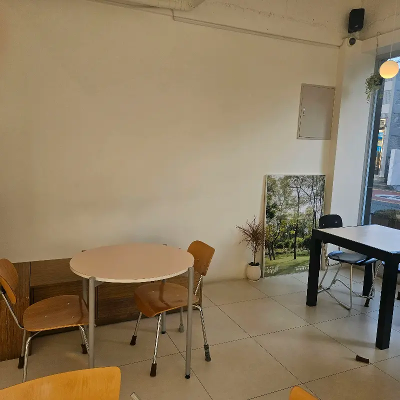 콜프로스터스의 아늑한 내부 인테리어