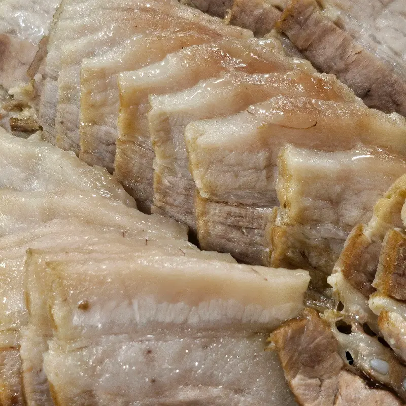 윤기가 흐르는 돼지 보쌈