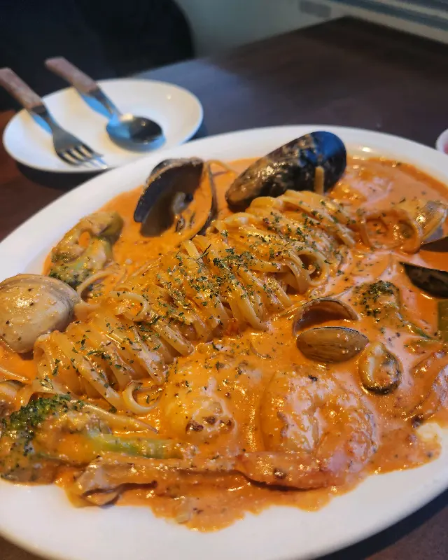 자매제과 내부 테이블