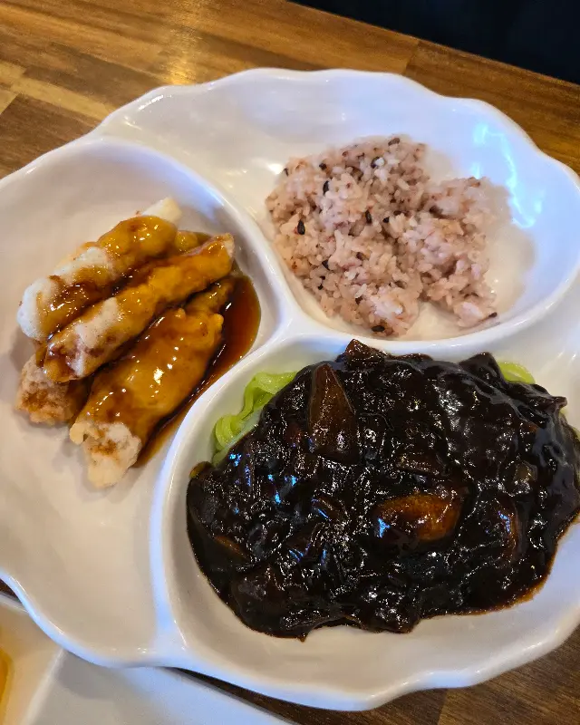 해산물이 가득한 삼선짬뽕