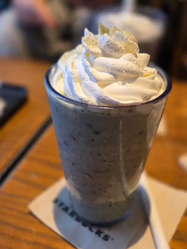 애플라떼 위에 크림