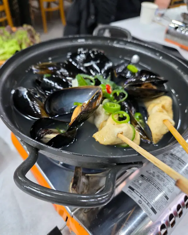 뜨끈한 홍합탕