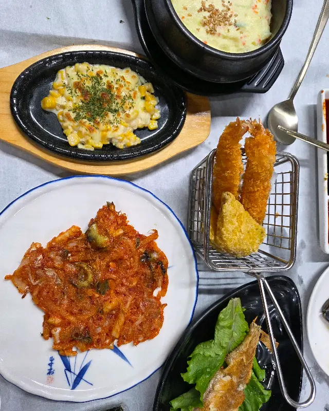 다채로운 곁들임 메뉴