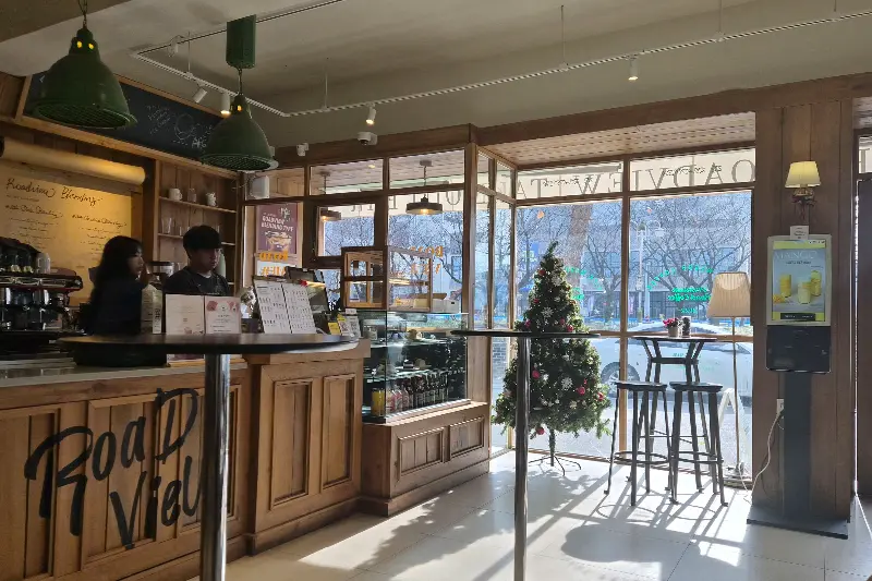 카페 내부 전경