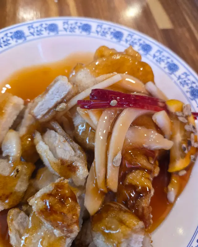 짬뽕에 들어간 신선한 해산물