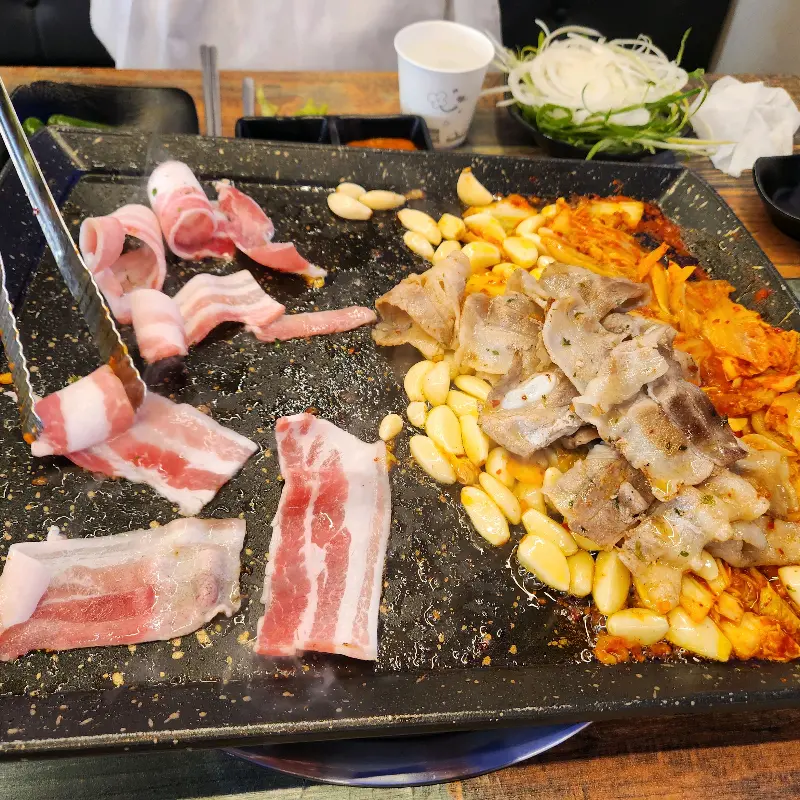 깔끔한 매장 내부