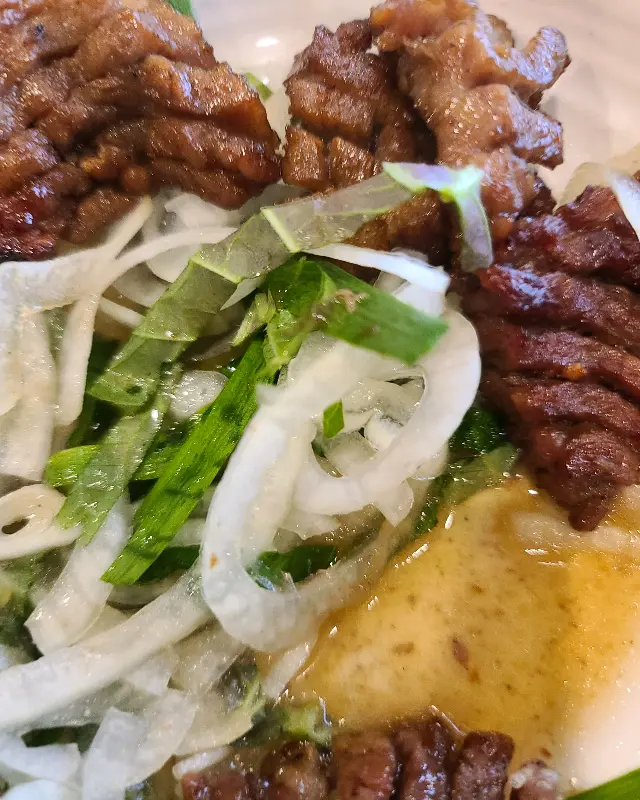 갈비와 함께 즐기는 비빔냉면