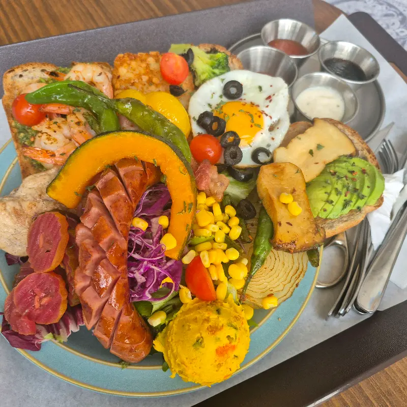 푸짐한 브런치 한 상