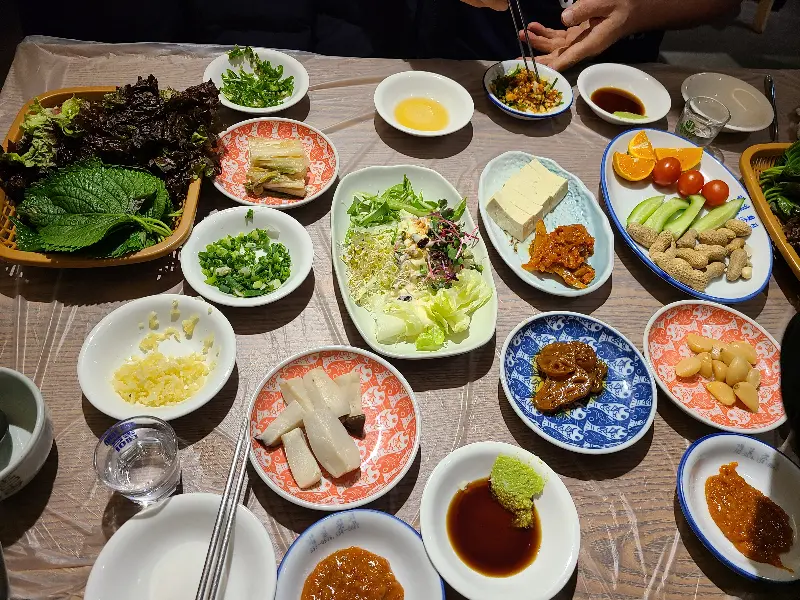 푸짐한 곁들임 반찬