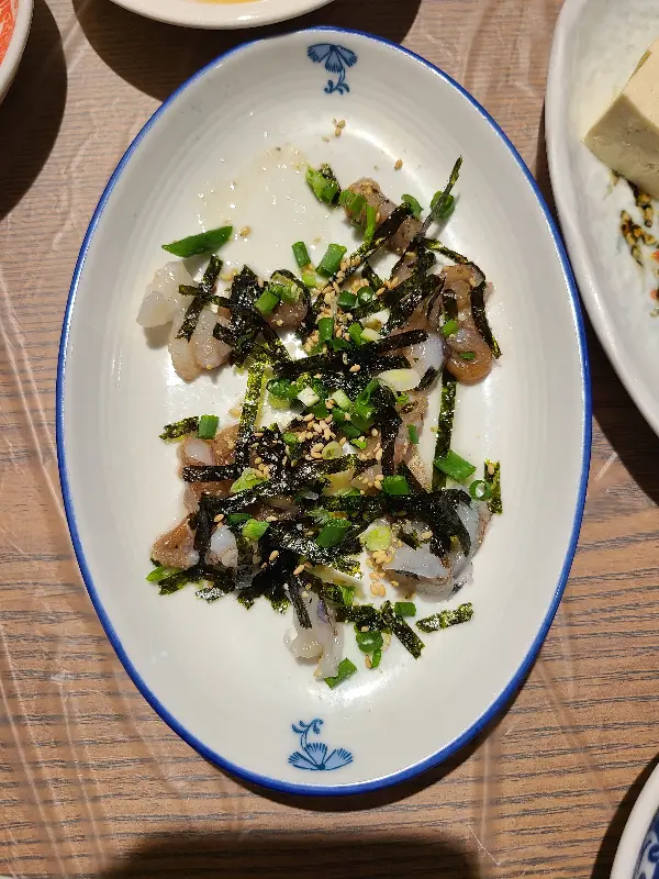 독특한 해산물 곁들임