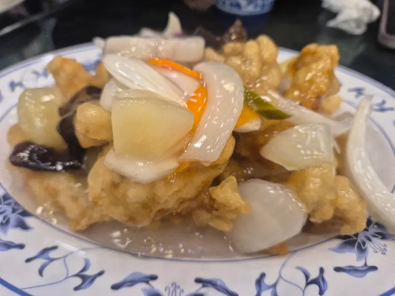 달콤한 소스와 바삭한 튀김의 조화가 일품인 탕수육