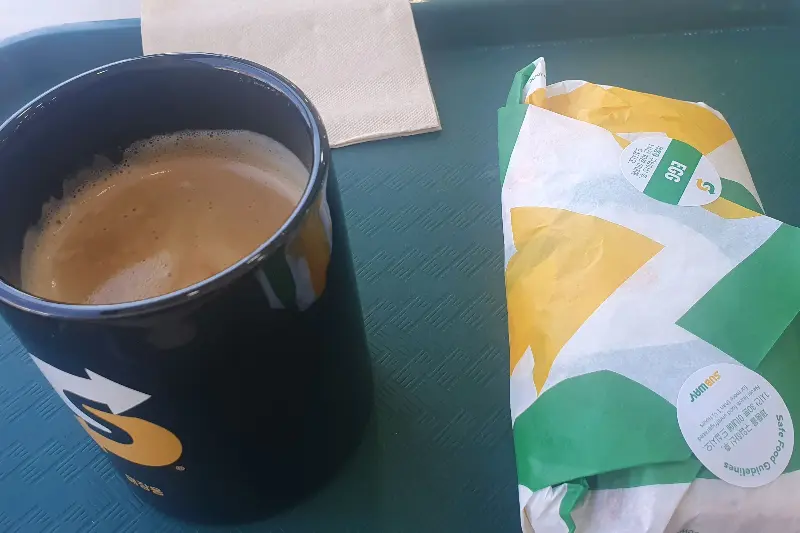 샌드위치와 커피