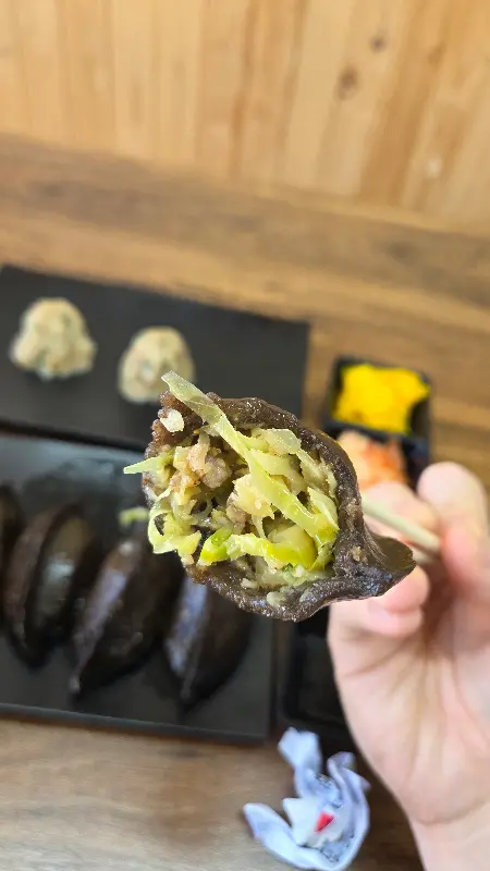 윤기가 흐르는 언감자만두 단면