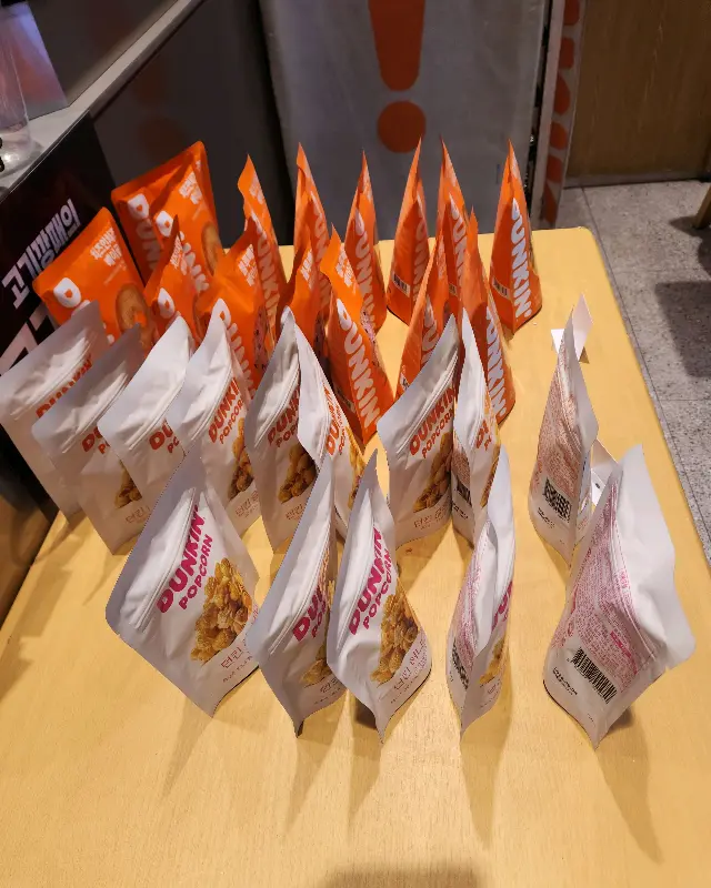 다양하게 포장된 도넛들