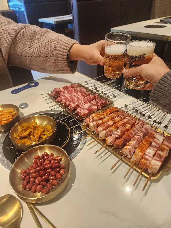 맛있게 익어가는 양꼬치