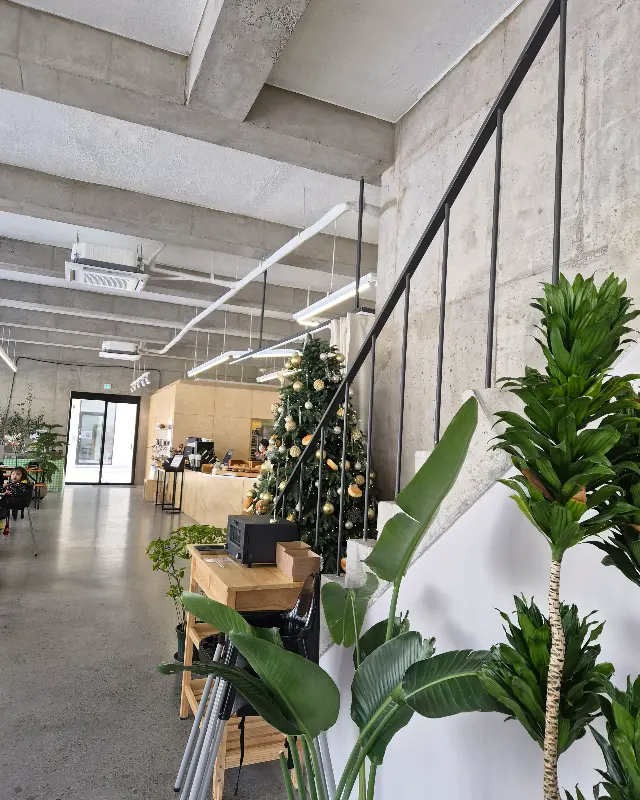 카페 내부 인테리어