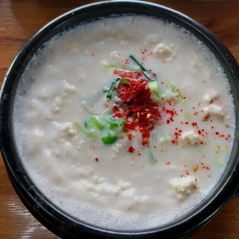 뽀얀 순두부의 자태