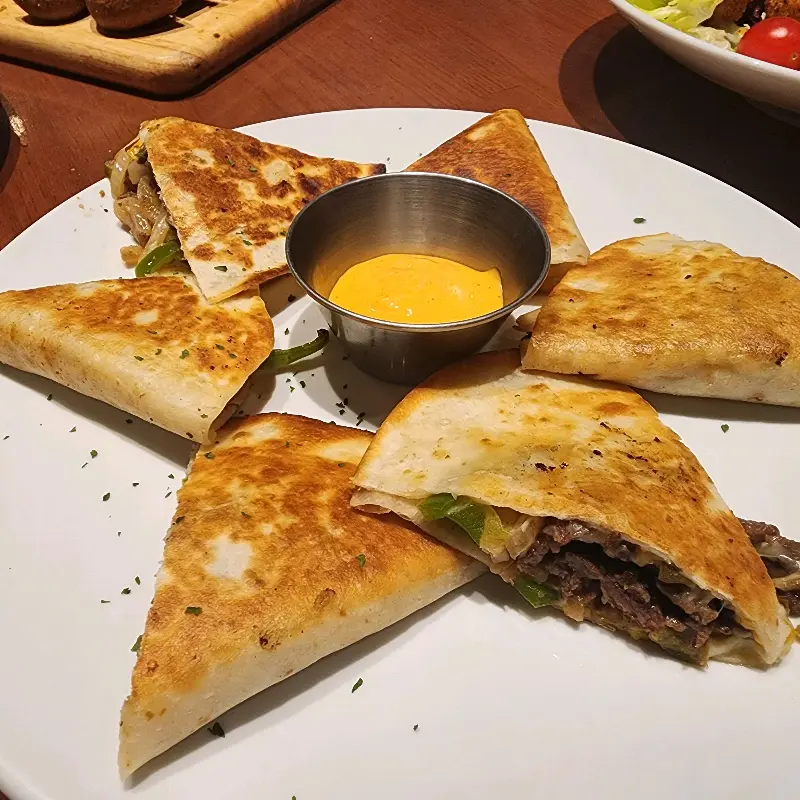 겉바속촉 스테이크 퀘사디아